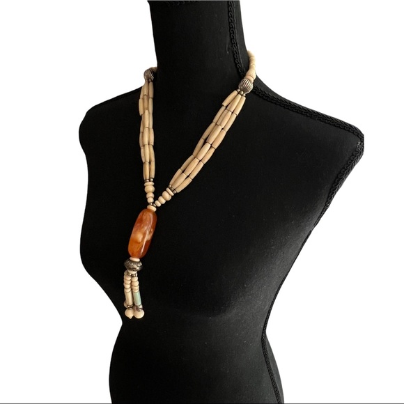 VINTAGE Carved Beaded Necklace in Orange Quartz 15” - Picture 6 of 16